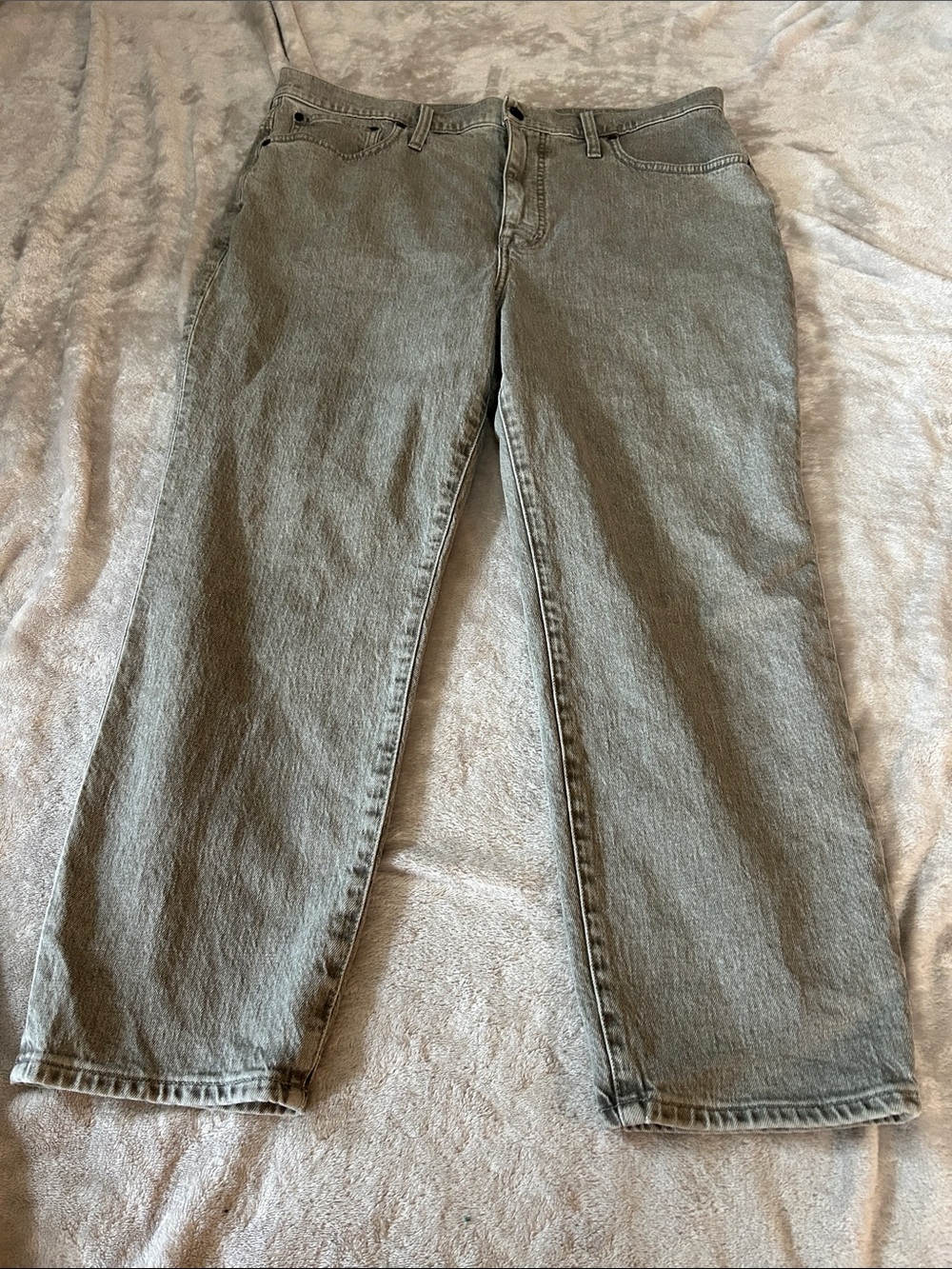 Madewell the momjean in grey